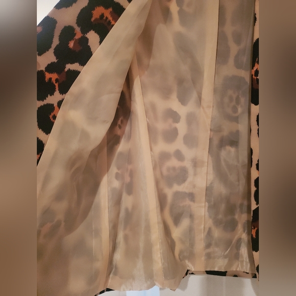 Leopard Print Blazer. Size 7 beautiful NW cream, biege , black and brown color. - Picture 3 of 4